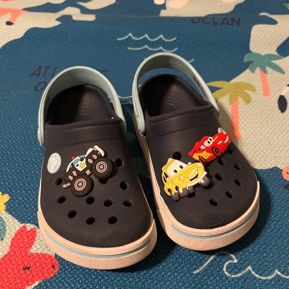 Crocs size 10 toddler boy